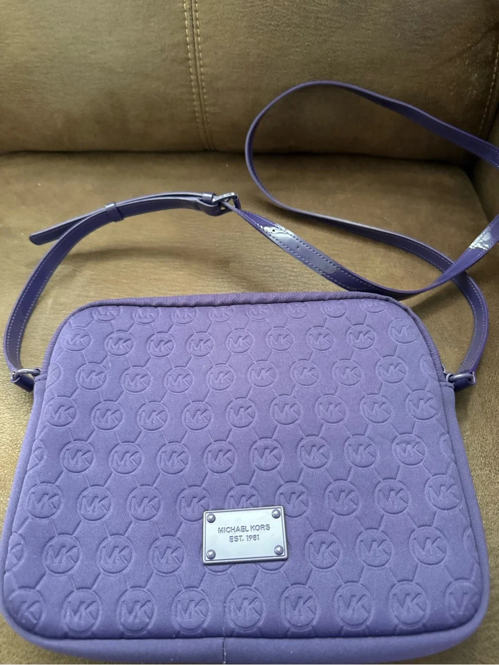 MICHAEL KORS TABLE SOFT CASE 8
